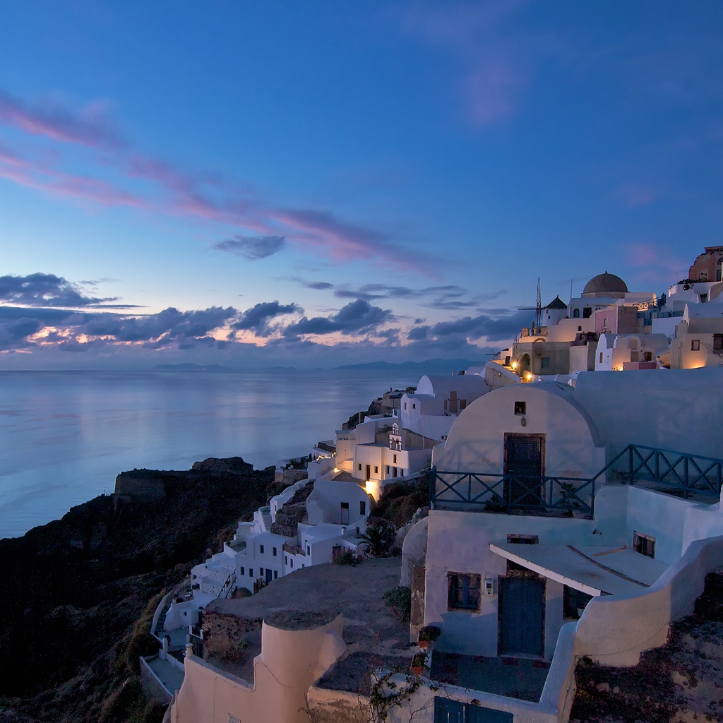 Santorini Greece for 1024 x 1024 iPad resolution
