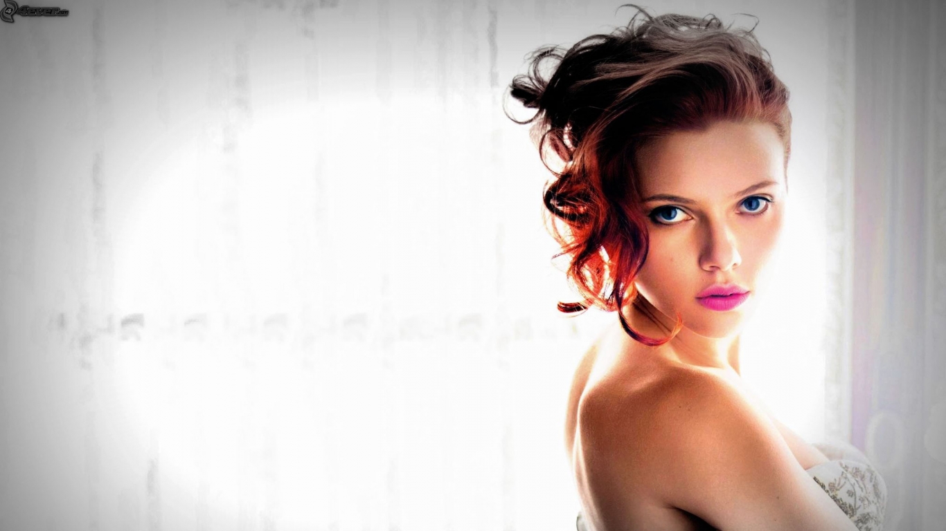 Scarlett Johansson Blue Eyes for 1366 x 768 HDTV resolution