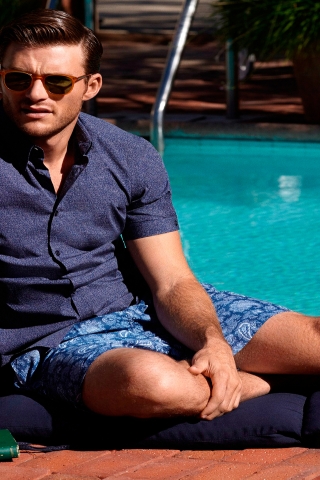Scott Eastwood for 320 x 480 iPhone resolution