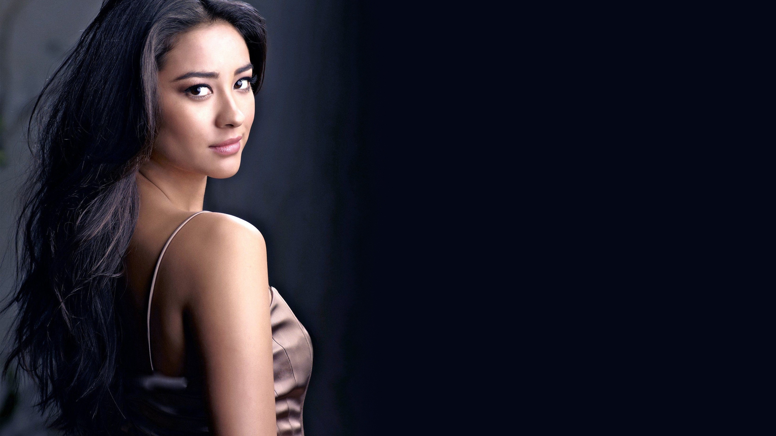 Shay Mitchell Cool for 2560x1440 HDTV resolution