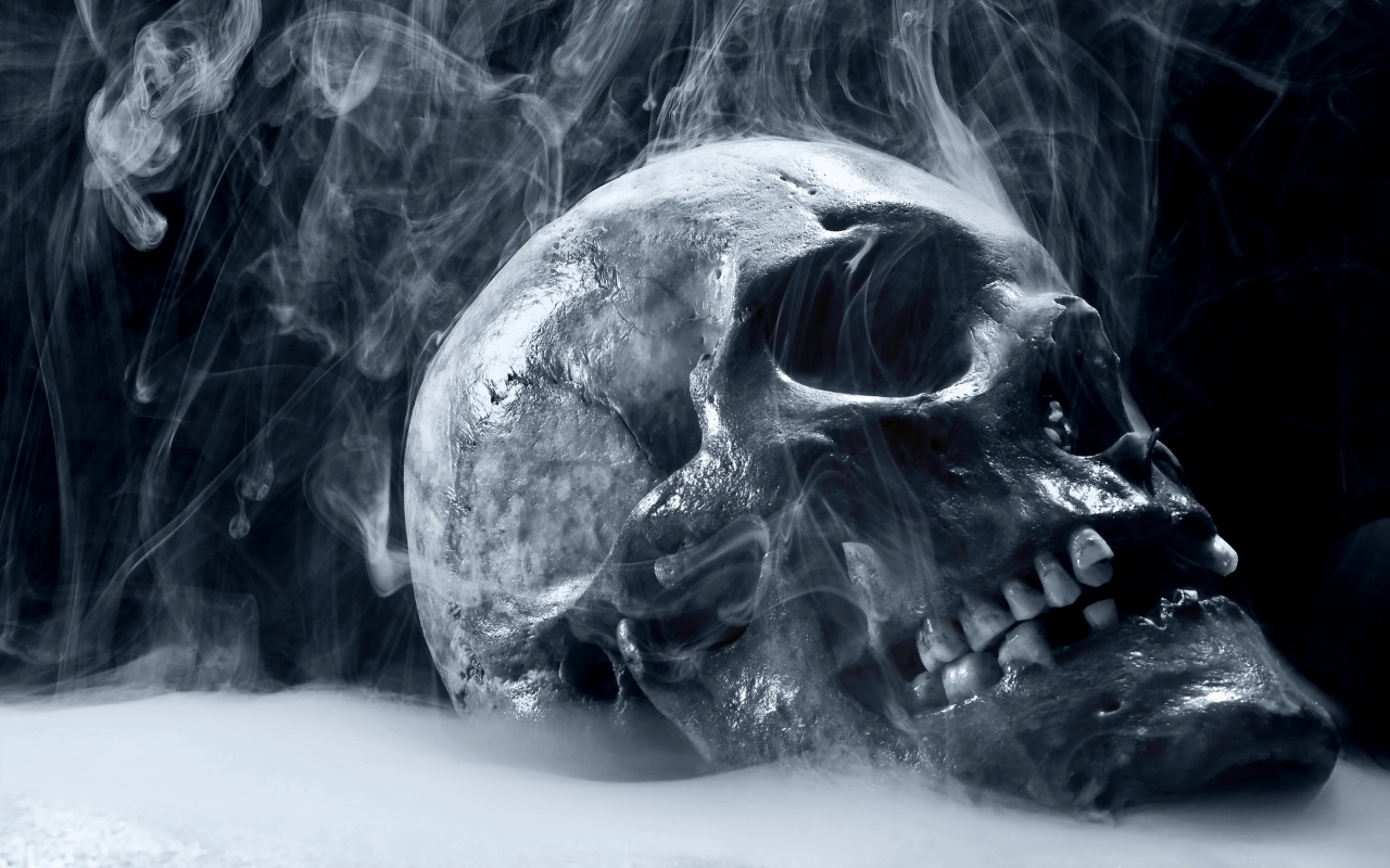 Skull Smoking for 1280 x 800 widescreen resolution