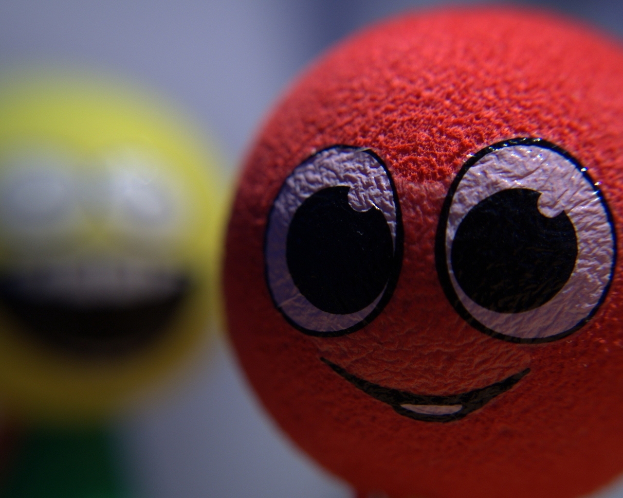 Smiley Ball for 1280 x 1024 resolution