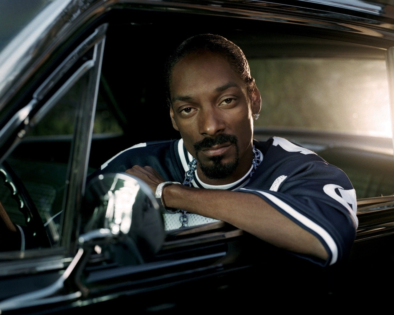 Snoop Dogg Look for 1280 x 1024 resolution