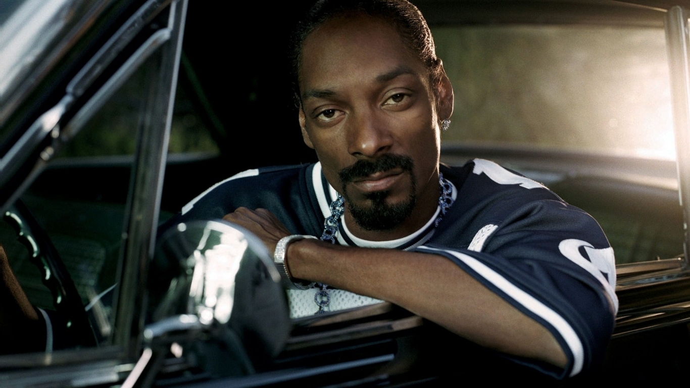Snoop Dogg Look for 1366 x 768 HDTV resolution