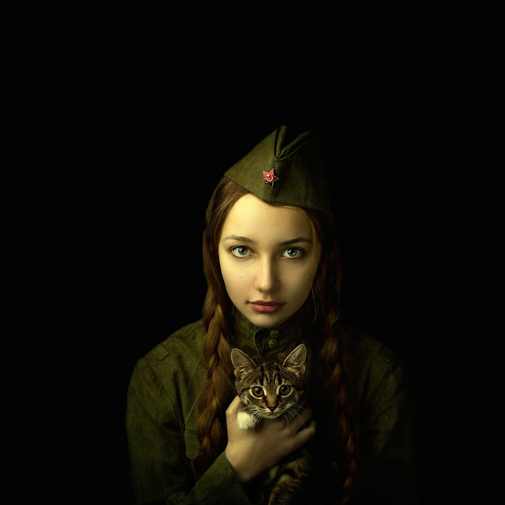 Soldier Girl Portrait for 1024 x 1024 iPad resolution