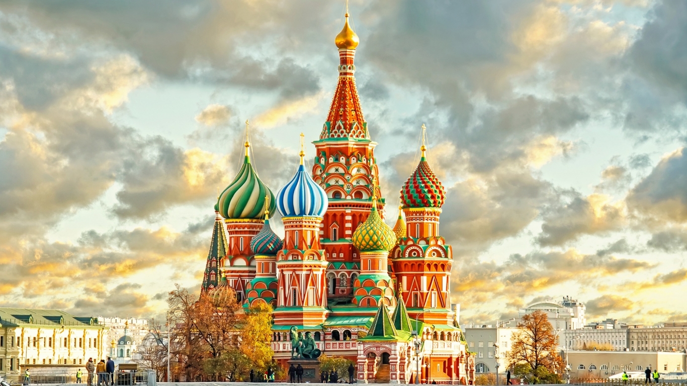 St. Basils Cathedral Moscow Kremlin for 1366 x 768 HDTV resolution
