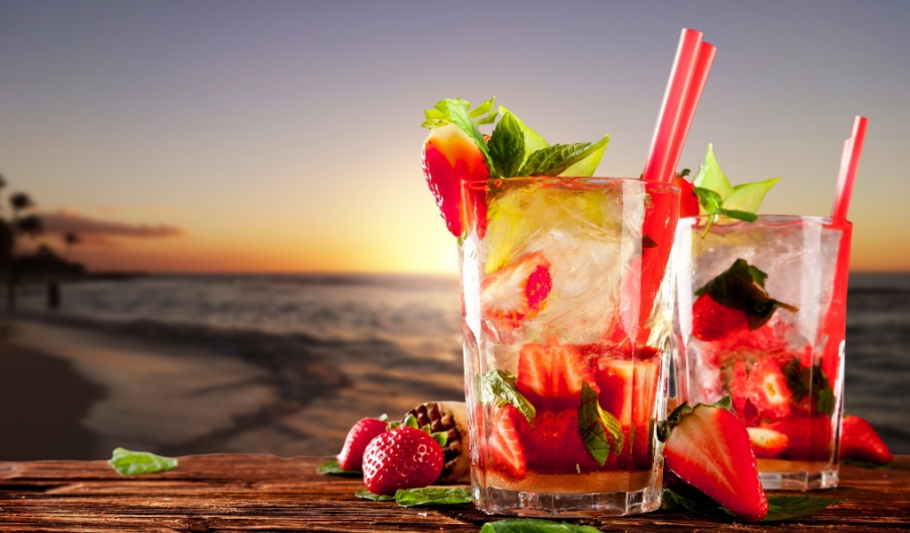 Strawberry Cocktails  for 1024 x 600 widescreen resolution
