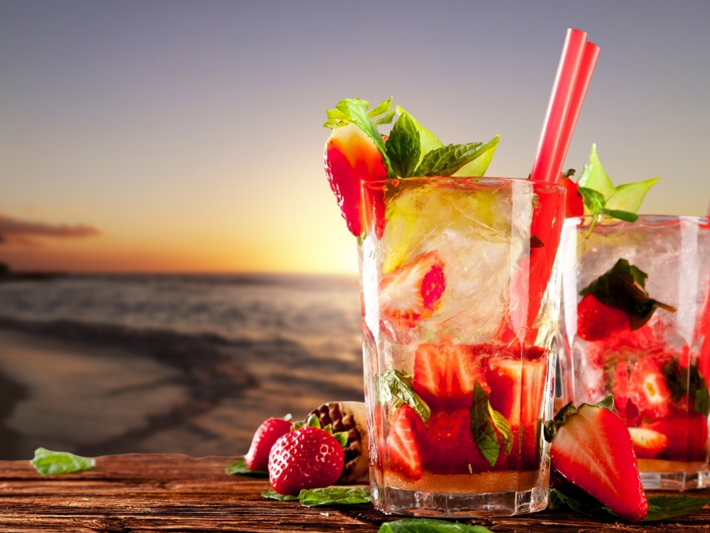 Strawberry Cocktails  for 1024 x 768 resolution