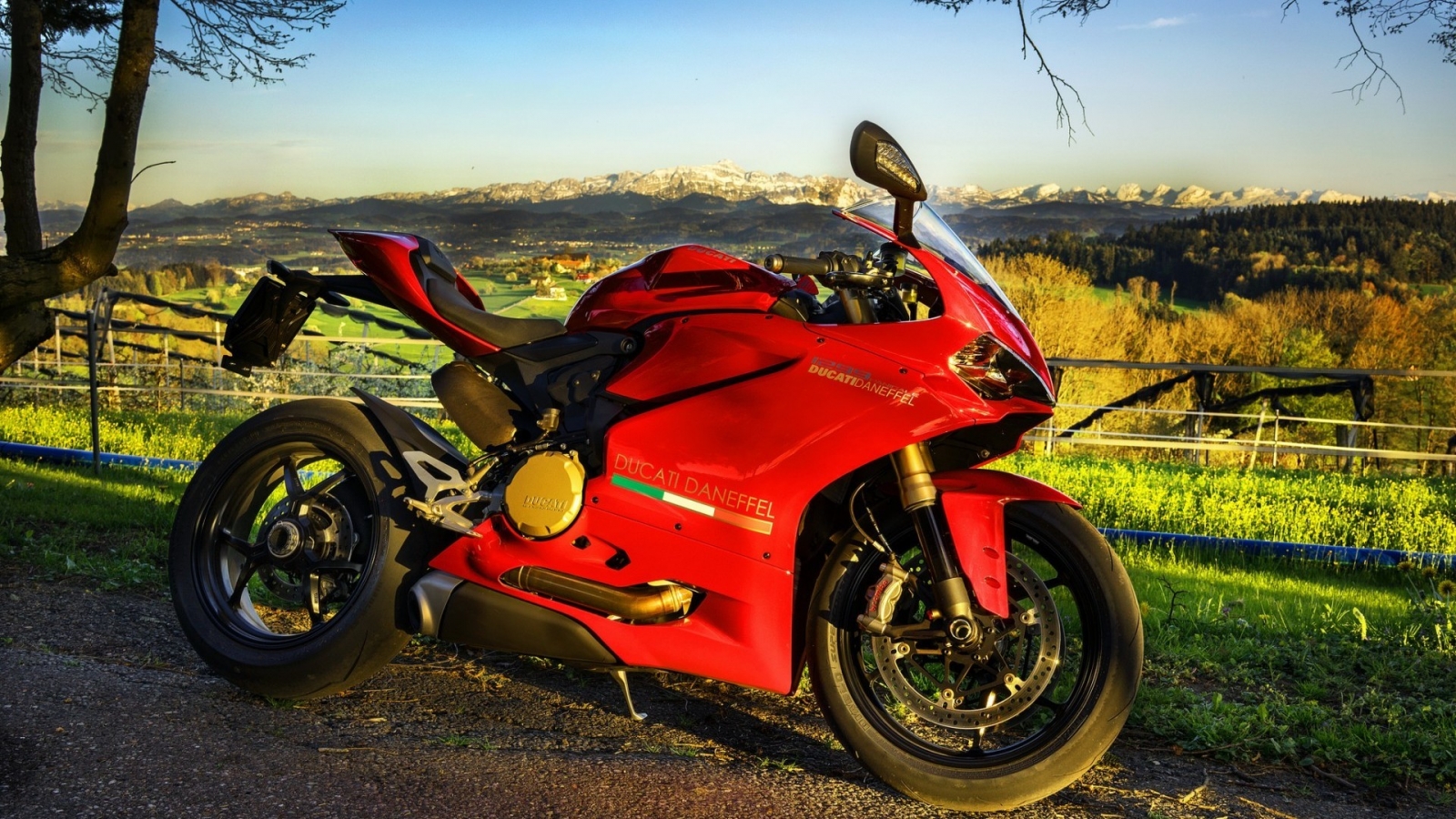 Stunning Red Ducati  for 1600 x 900 HDTV resolution