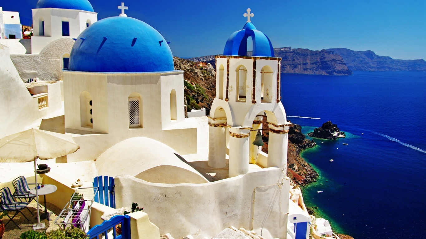 Stunning Santorini View for 1366 x 768 HDTV resolution
