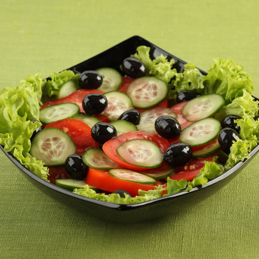 Summer Healthy Salad for 1024 x 1024 iPad resolution