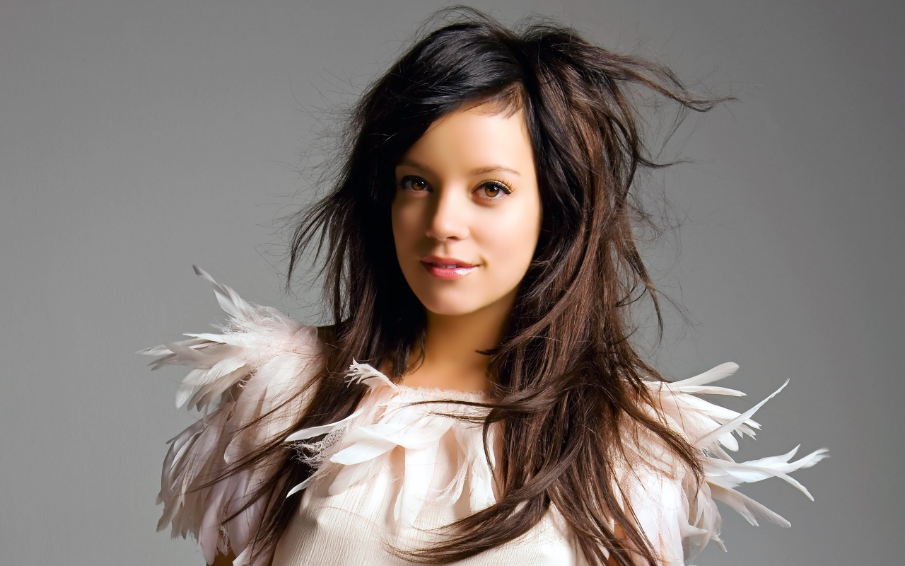 Superb Lily Allen for 1280 x 800 widescreen resolution