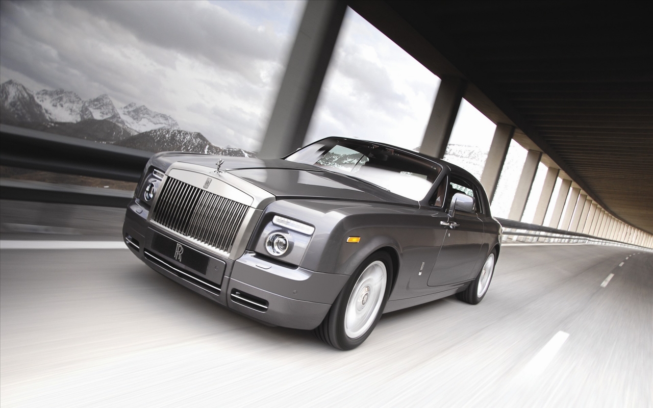 Superb Silver Rolls Royce for 1280 x 800 widescreen resolution