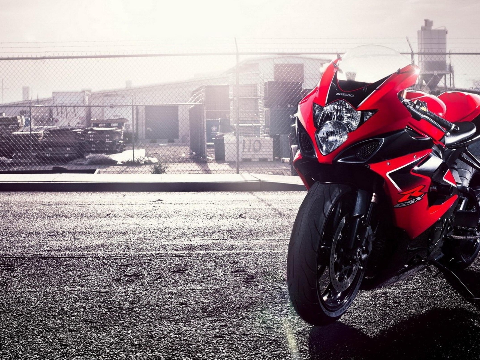 Suzuki Red for 1600 x 1200 resolution