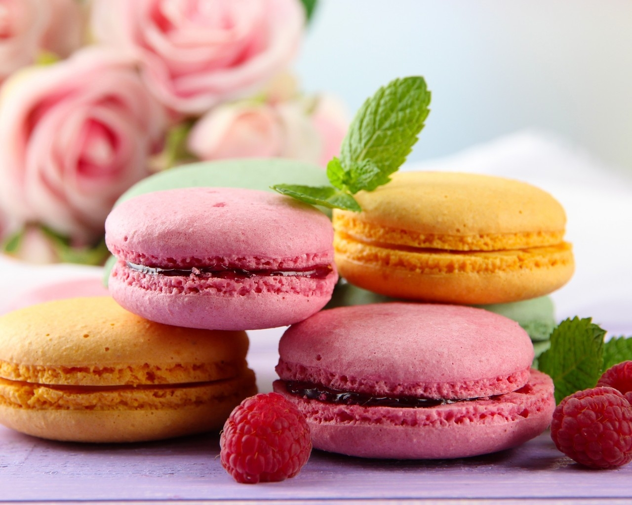 Tasty Macaroons for 1280 x 1024 resolution