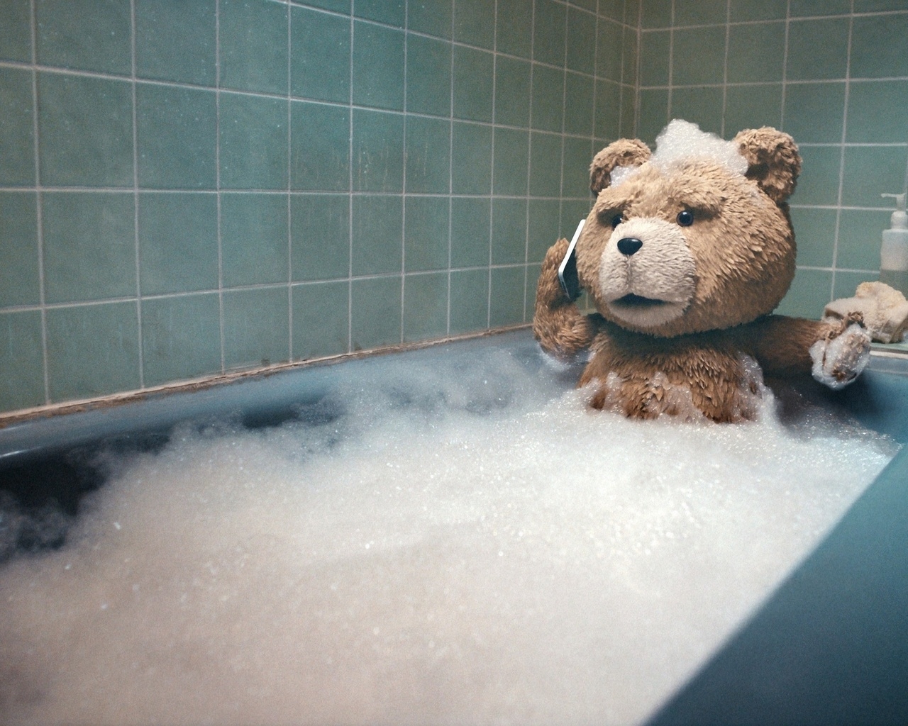 Ted taking a Bath for 1280 x 1024 resolution