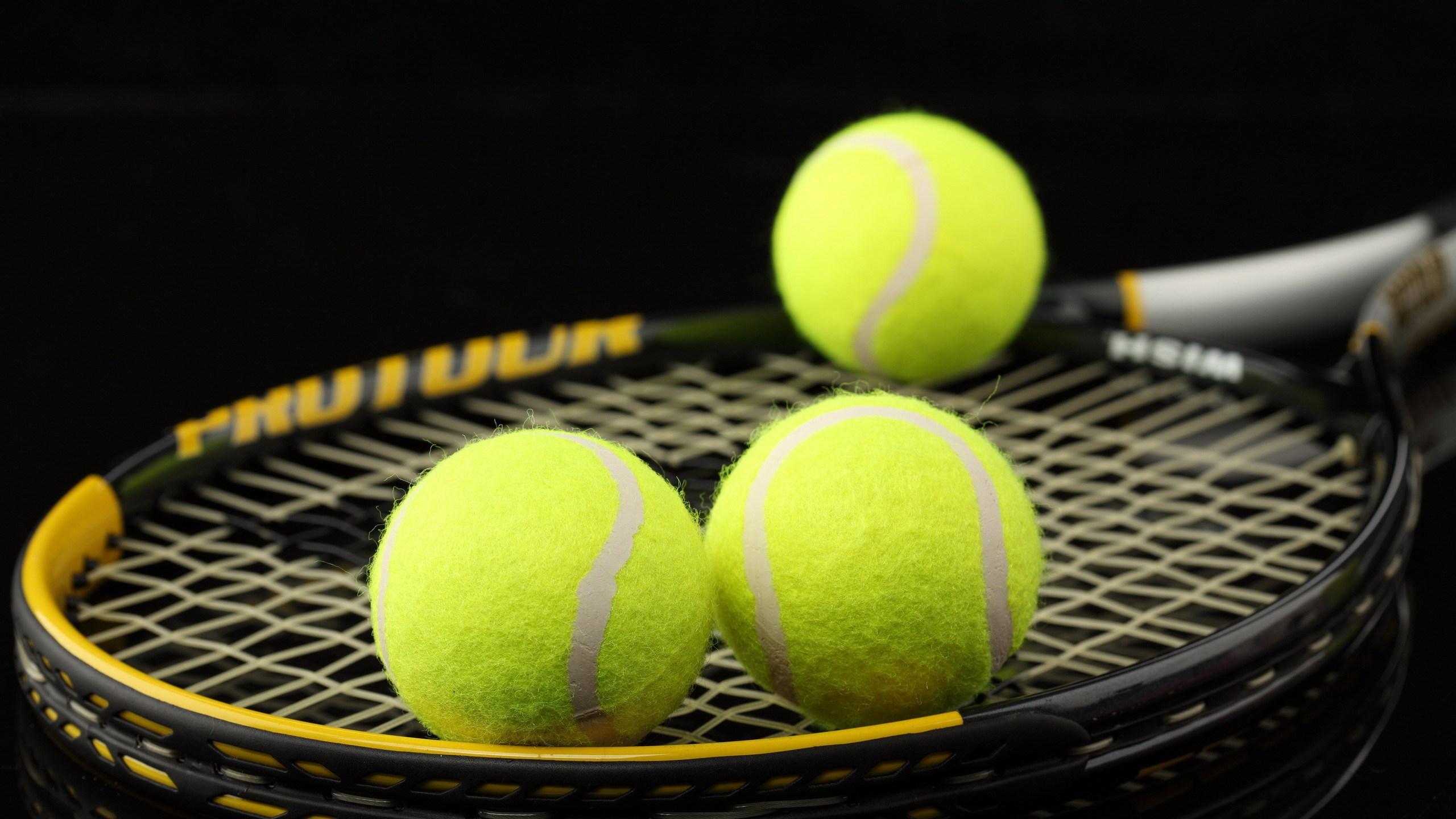 Tennis Balls for 2560x1440 HDTV resolution