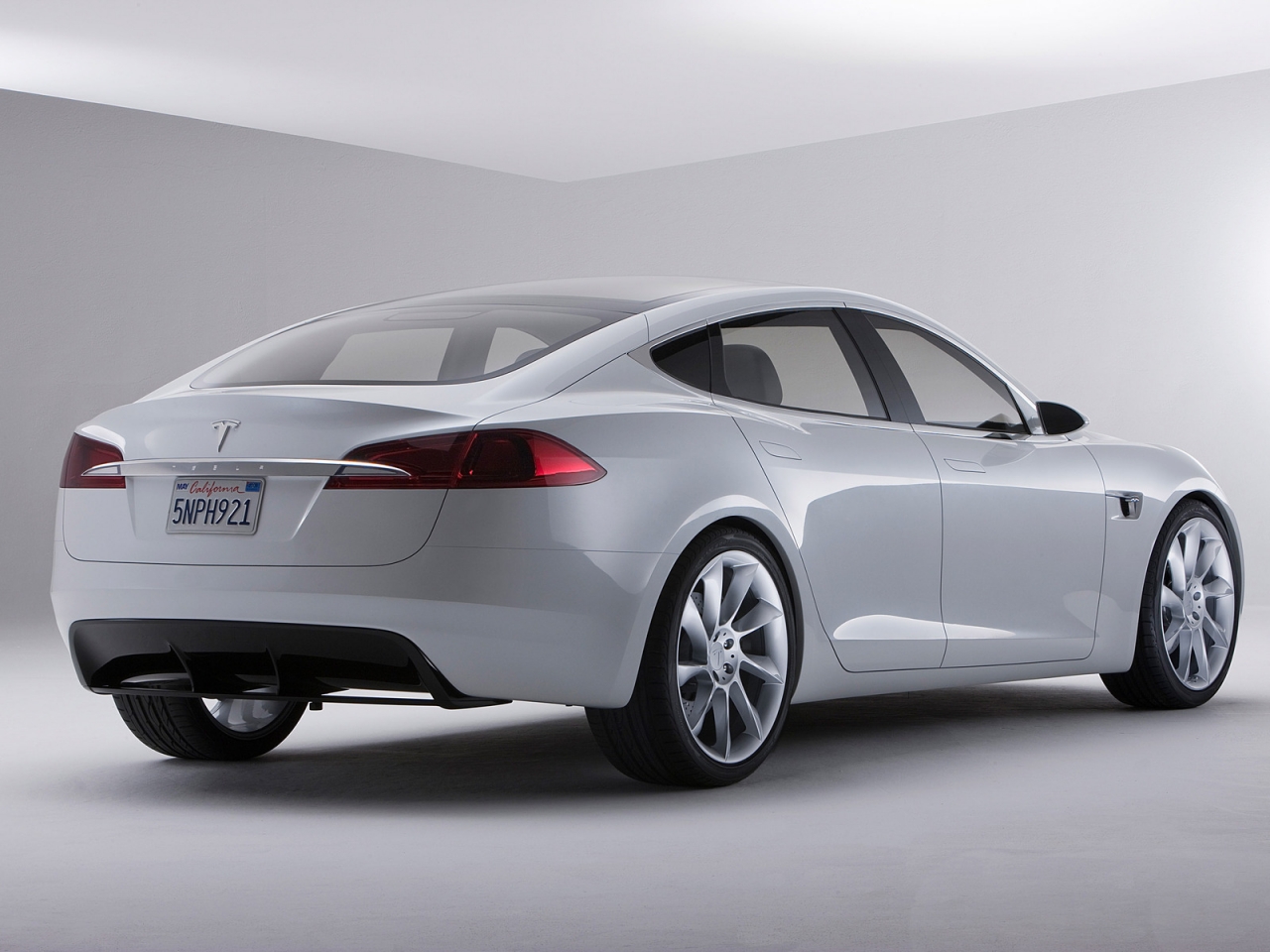 Tesla Model S Rear 2015 for 1280 x 960 resolution