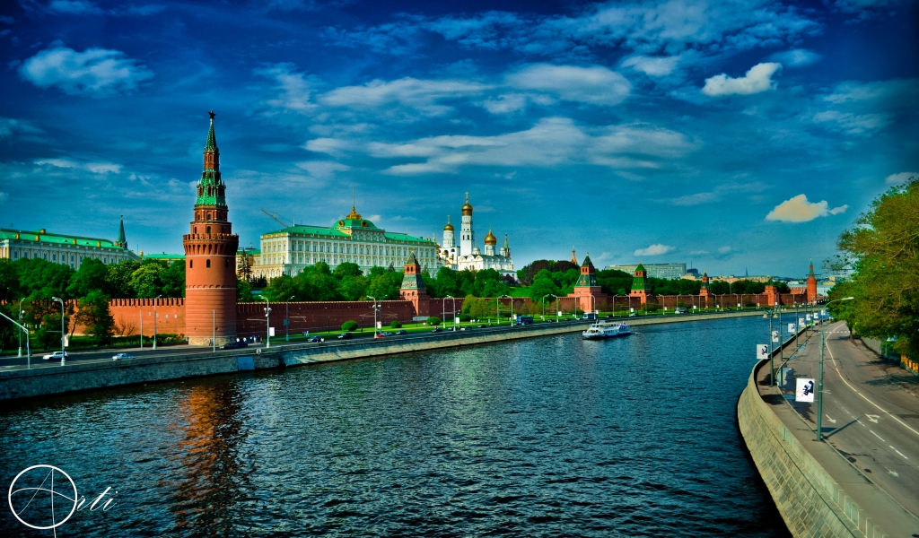 The Kremlin Moscow for 1024 x 600 widescreen resolution