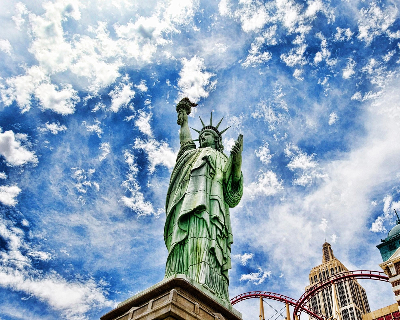 The Statue of Liberty for 1280 x 1024 resolution