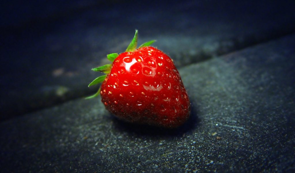 The Strawberry for 1024 x 600 widescreen resolution