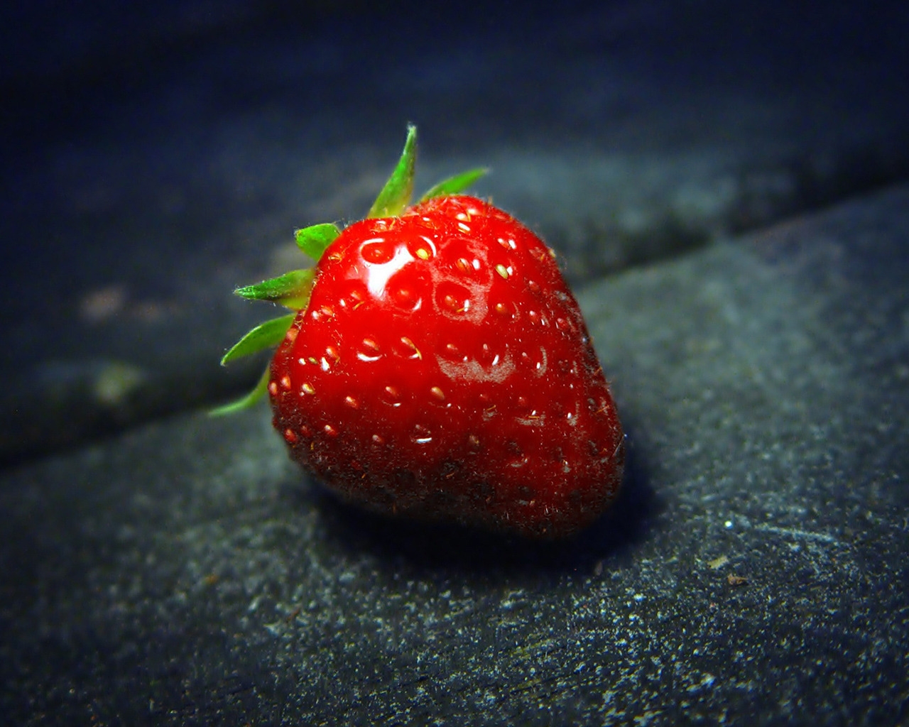 The Strawberry for 1280 x 1024 resolution