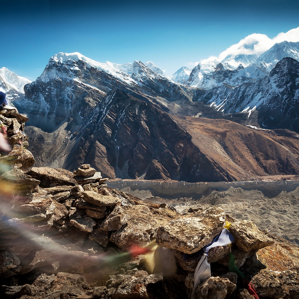 Tibet Mountains for 1024 x 1024 iPad resolution