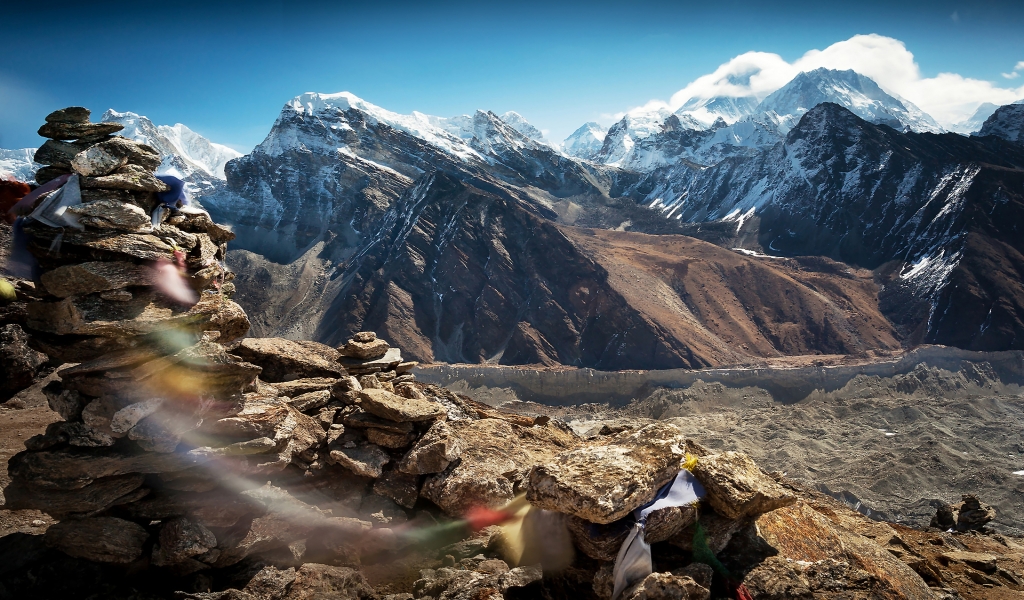 Tibet Mountains for 1024 x 600 widescreen resolution