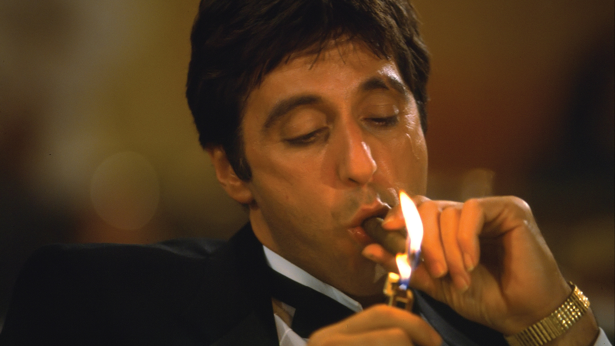 Tony Montana Smoking for 2560x1440 HDTV resolution