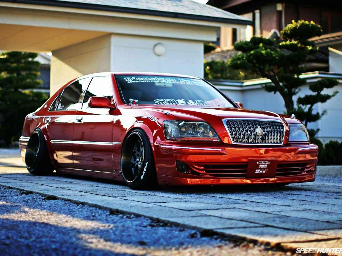 Toyota Crown Majesta Tuned for 1152 x 864 resolution
