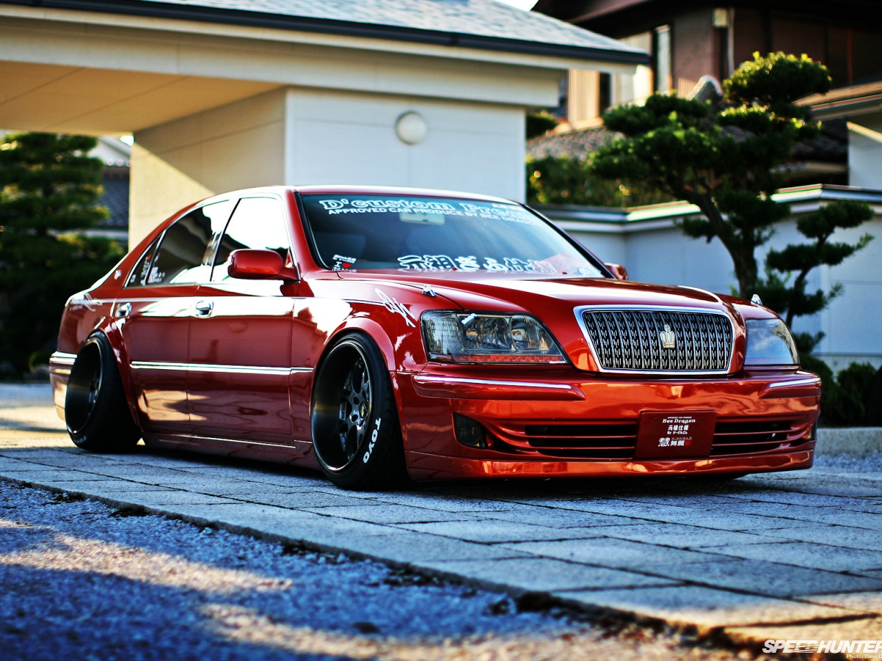 Toyota Crown Majesta Tuned for 1280 x 960 resolution