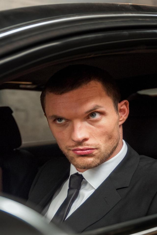 Transporter Refueled for 640 x 960 iPhone 4 resolution