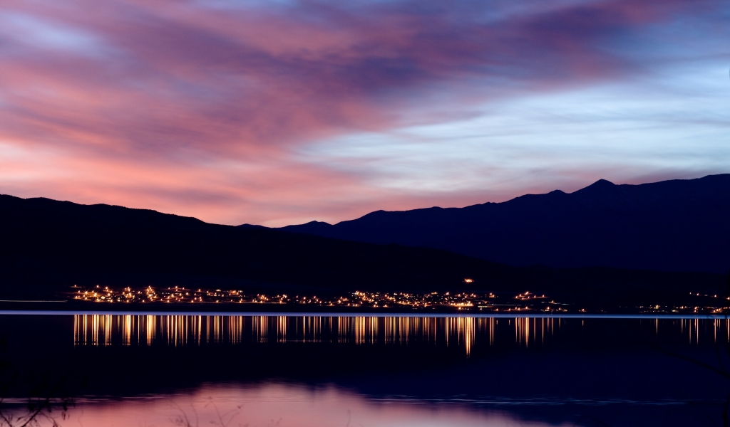 Utah Lake at Dusk for 1024 x 600 widescreen resolution