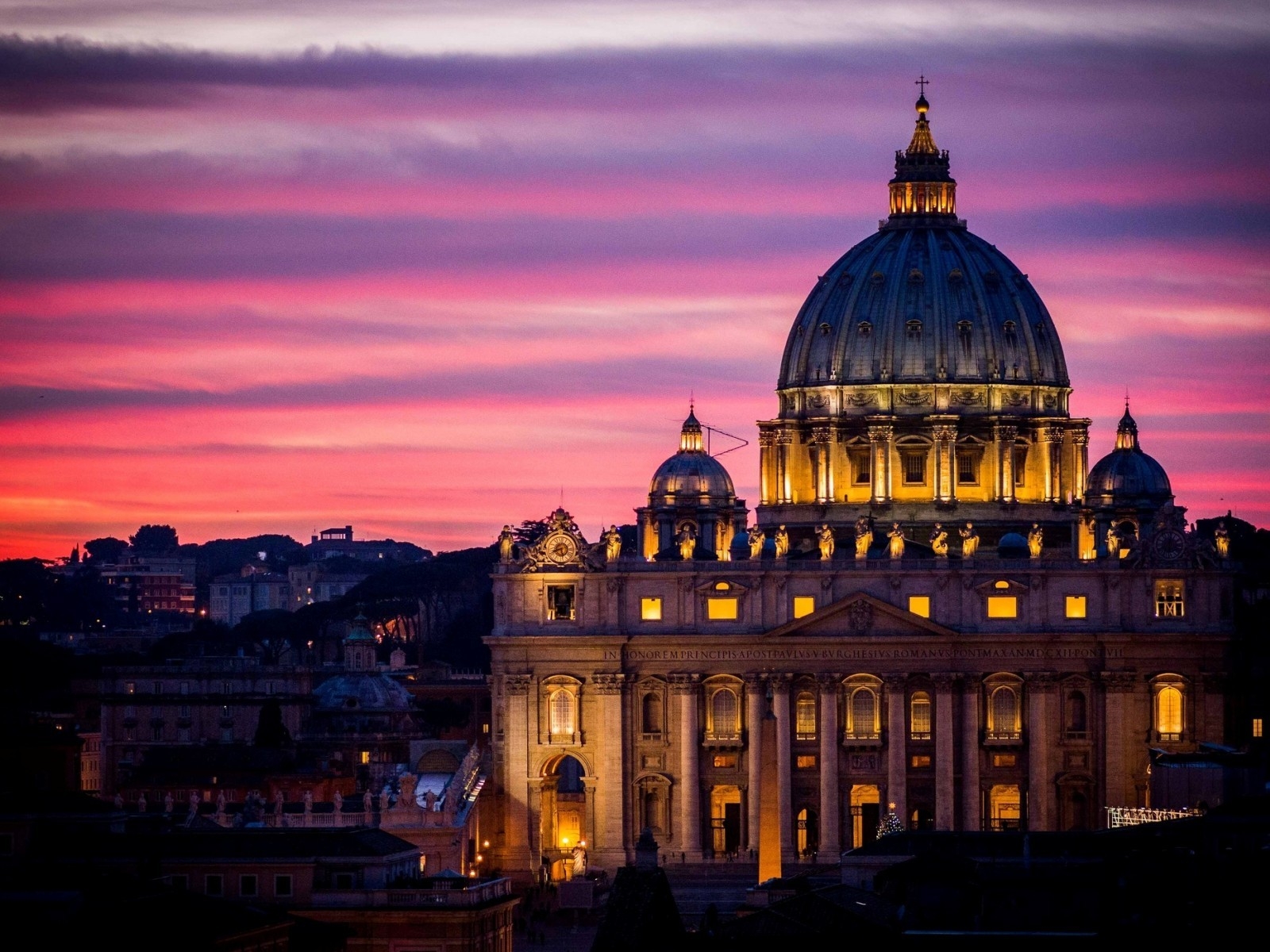 Vatican Night View for 1600 x 1200 resolution