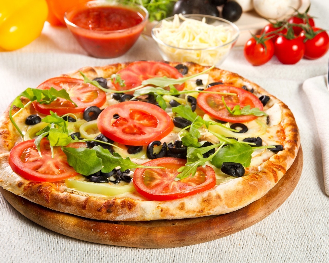Vegetarian Pizza for 1280 x 1024 resolution
