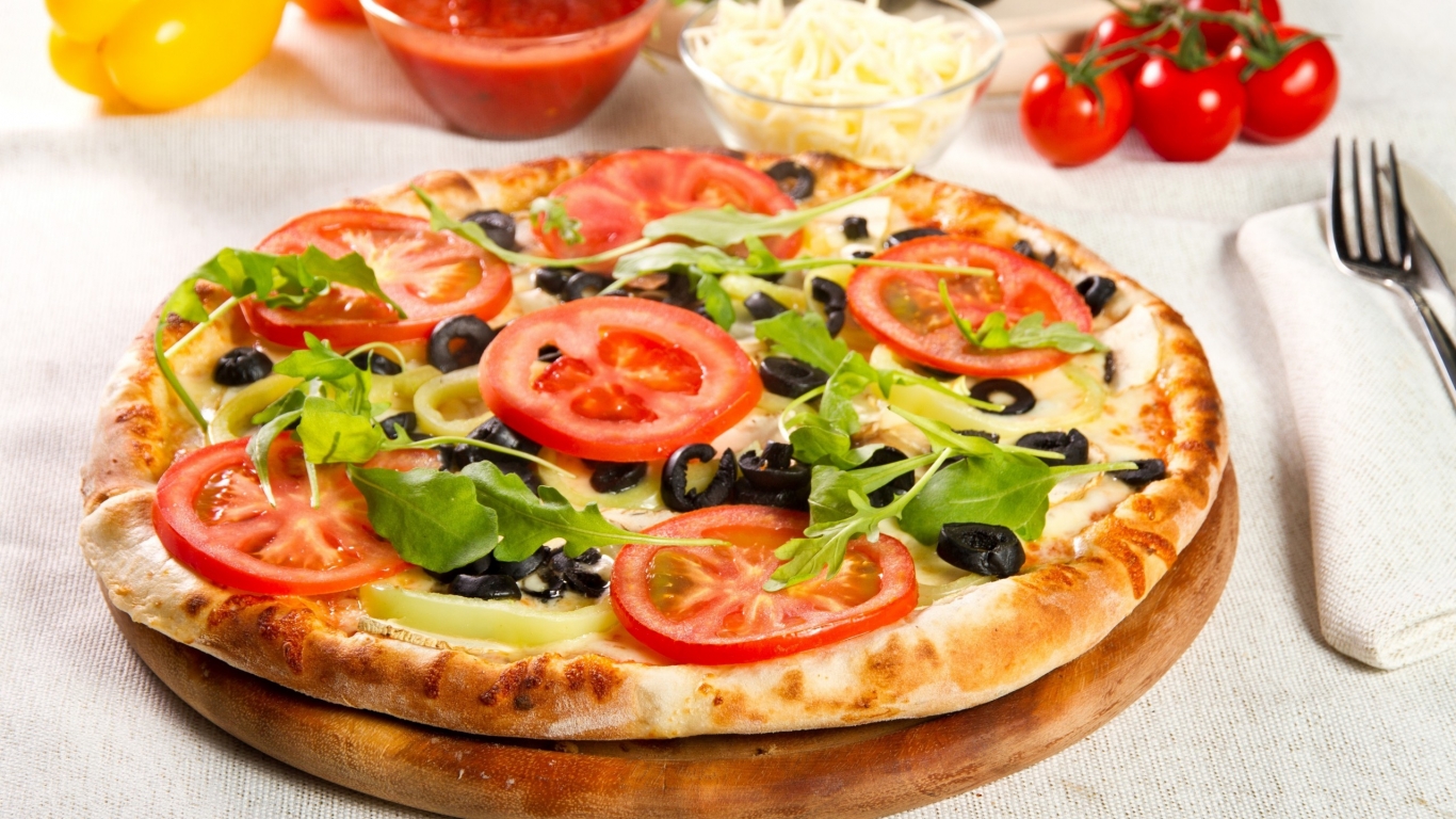 Vegetarian Pizza for 1366 x 768 HDTV resolution
