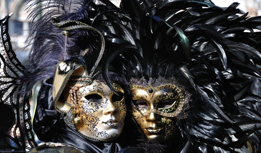 Venice Carnival Masks for 1024 x 600 widescreen resolution