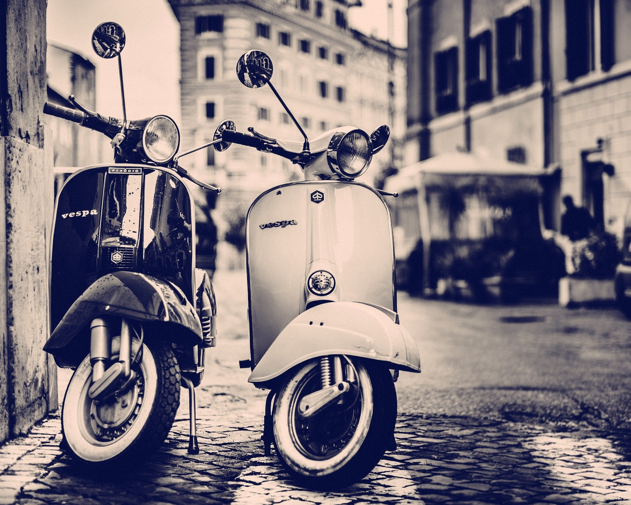 Vespa Scooters for 1280 x 1024 resolution