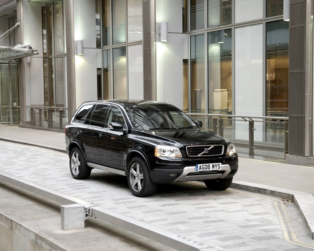 Volvo XC 90 for 1280 x 1024 resolution