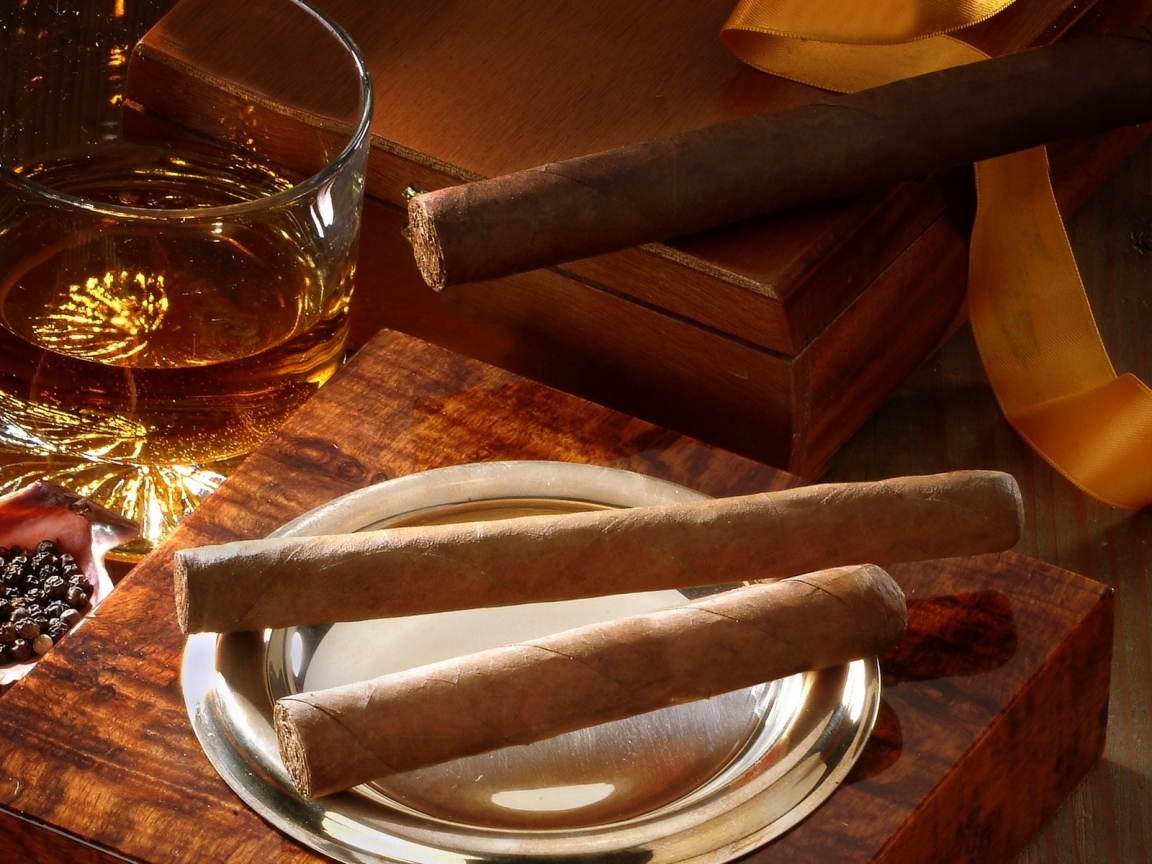 Whiskey and Cigars for 1152 x 864 resolution