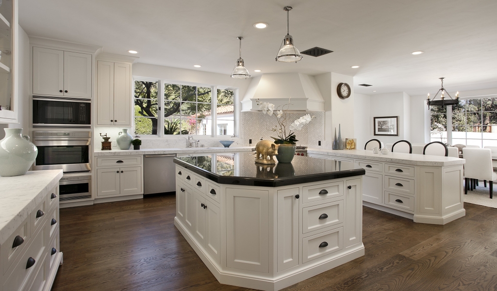 White Kitchen Cabinets for 1024 x 600 widescreen resolution