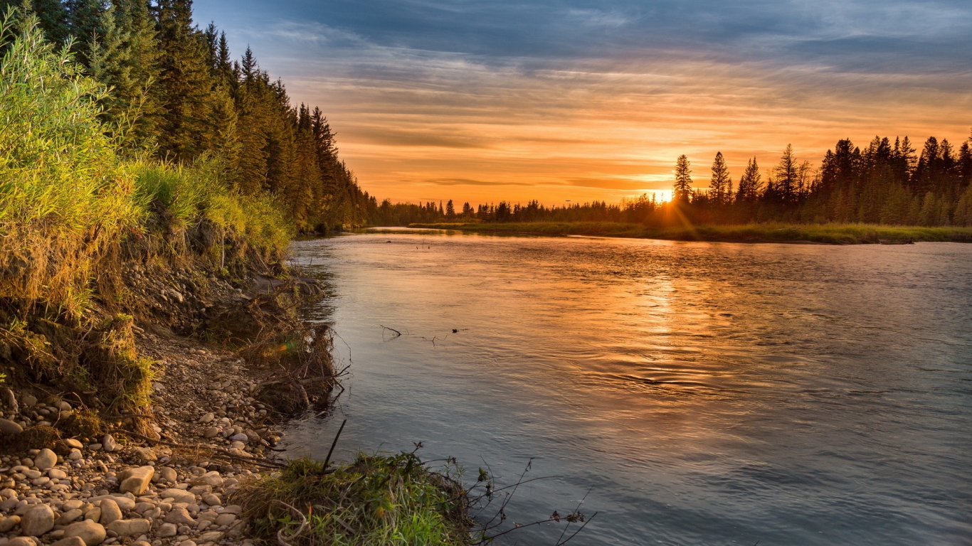 Wonderful Sunset Over the River for 1366 x 768 HDTV resolution