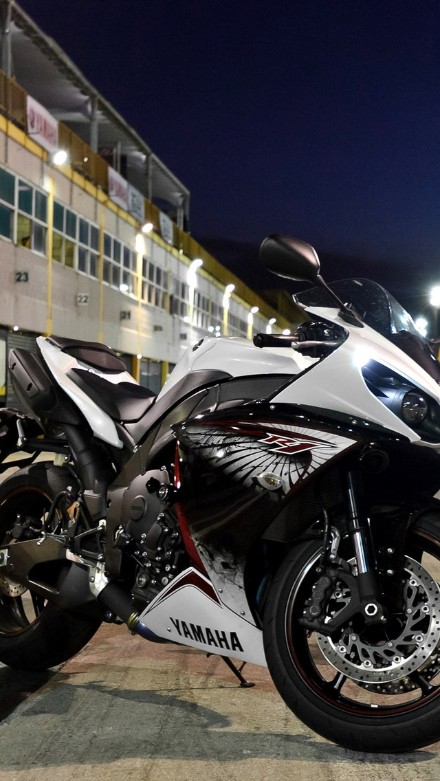 Yamaha R1 Designs for 640 x 1136 iPhone 5 resolution