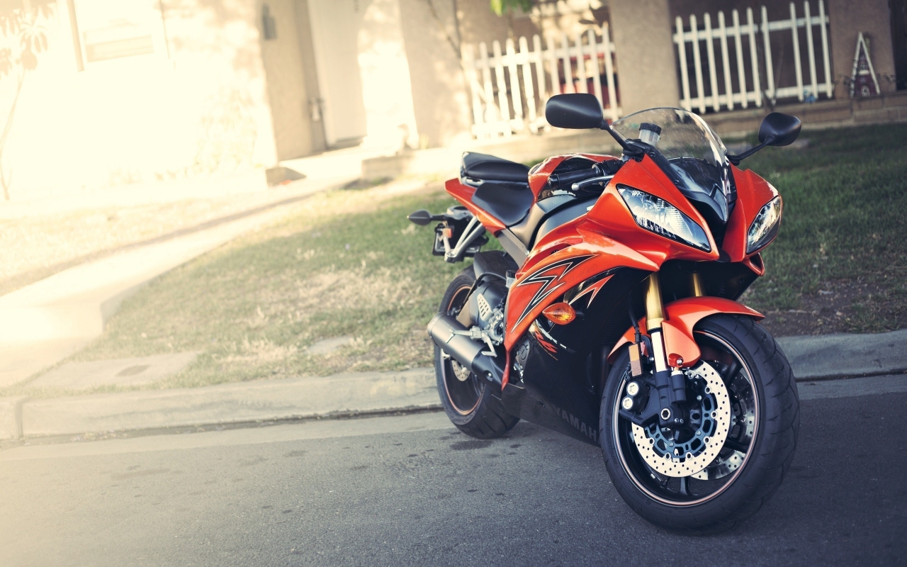 Yamaha R6 Orange for 1280 x 800 widescreen resolution