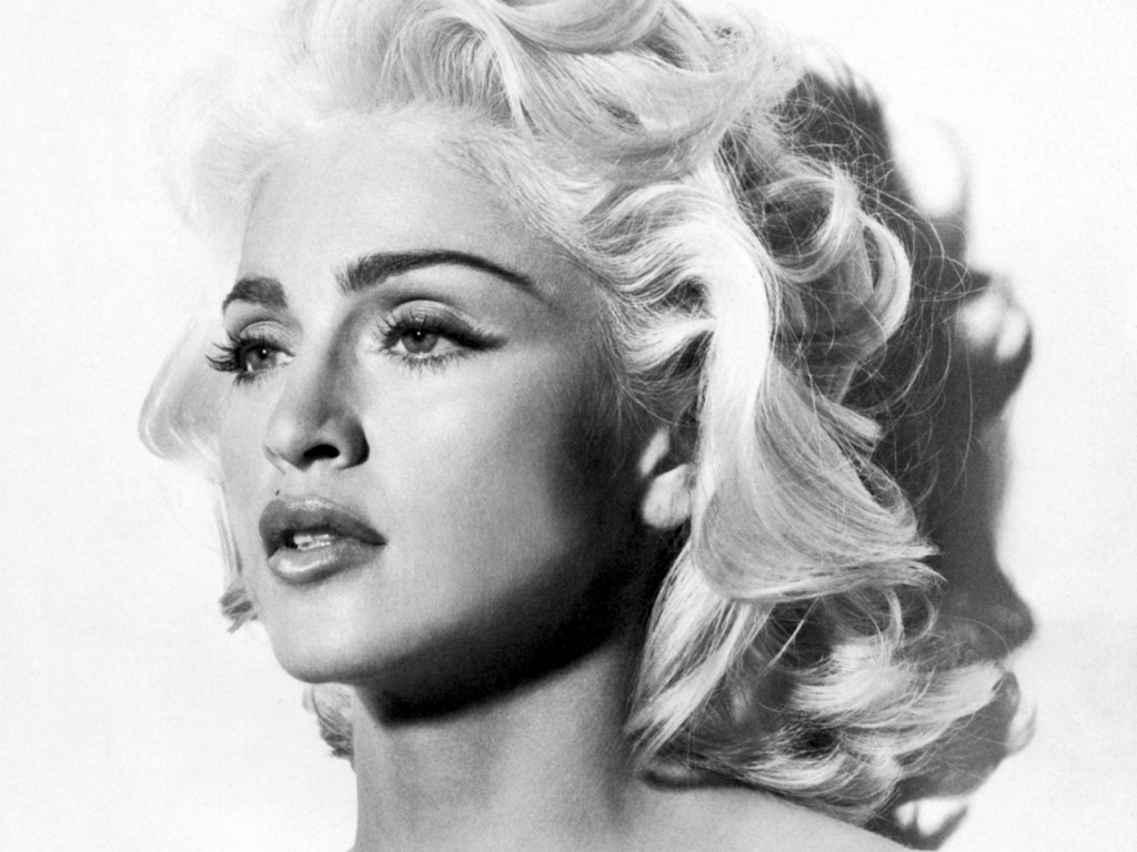 Young Beautiful Madonna for 1024 x 768 resolution