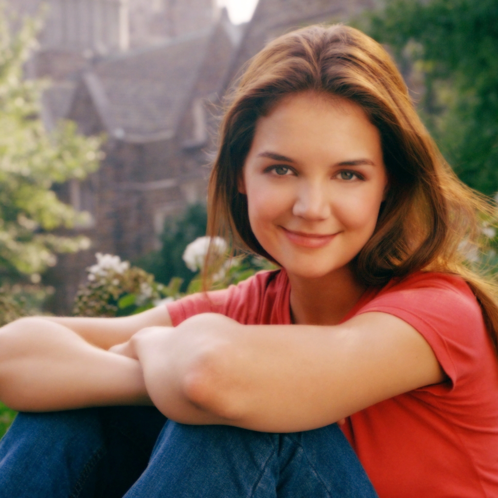 Young Katie Holmes for 1024 x 1024 iPad resolution
