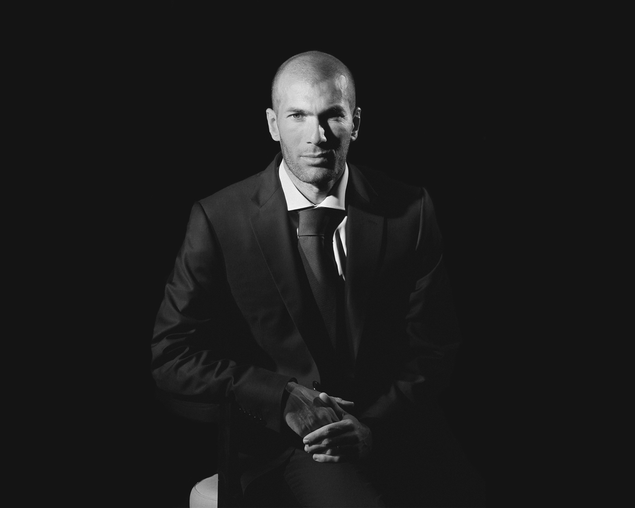 Zinedine Zidane Black and White for 1280 x 1024 resolution