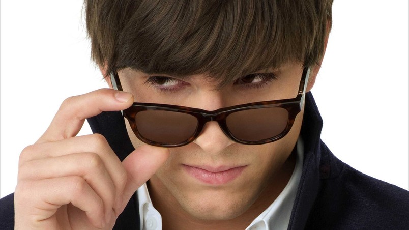 Ashton Kutcher with Sunglasses wallpaper