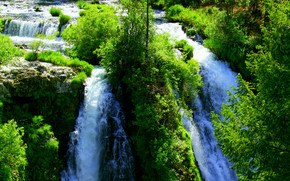 Green Mountain Waterfall wallpaper