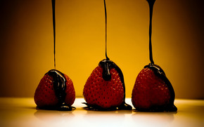 Strawberry and Chocolate wallpaper